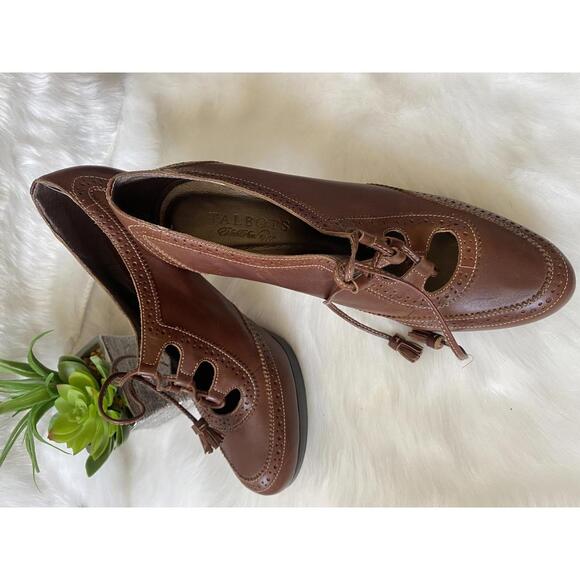 Talbots Brown Leather Women's Heels with Lace-Up Detail Size 7.5 - Picture 2 of 6